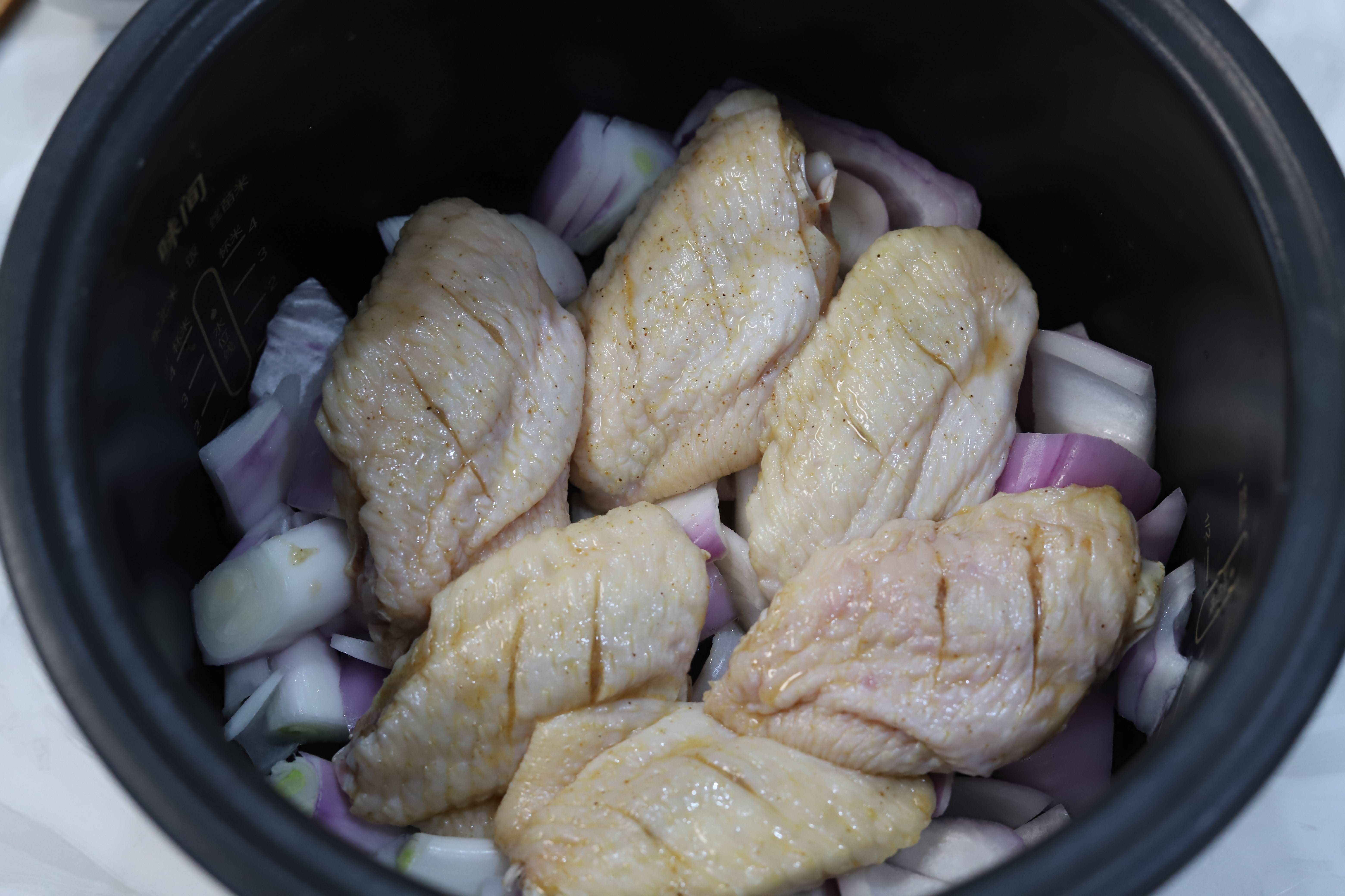 原创鸡翅馋死人的做法连骨头都是香的做法很简单用电饭煲就搞定