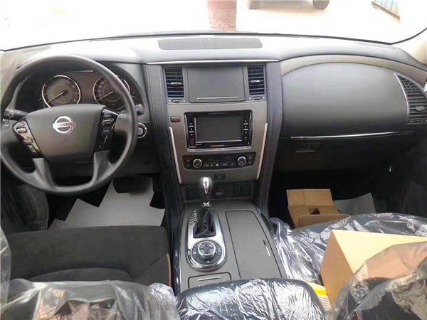 2020款日产尼桑途乐越野品质高端优雅大气