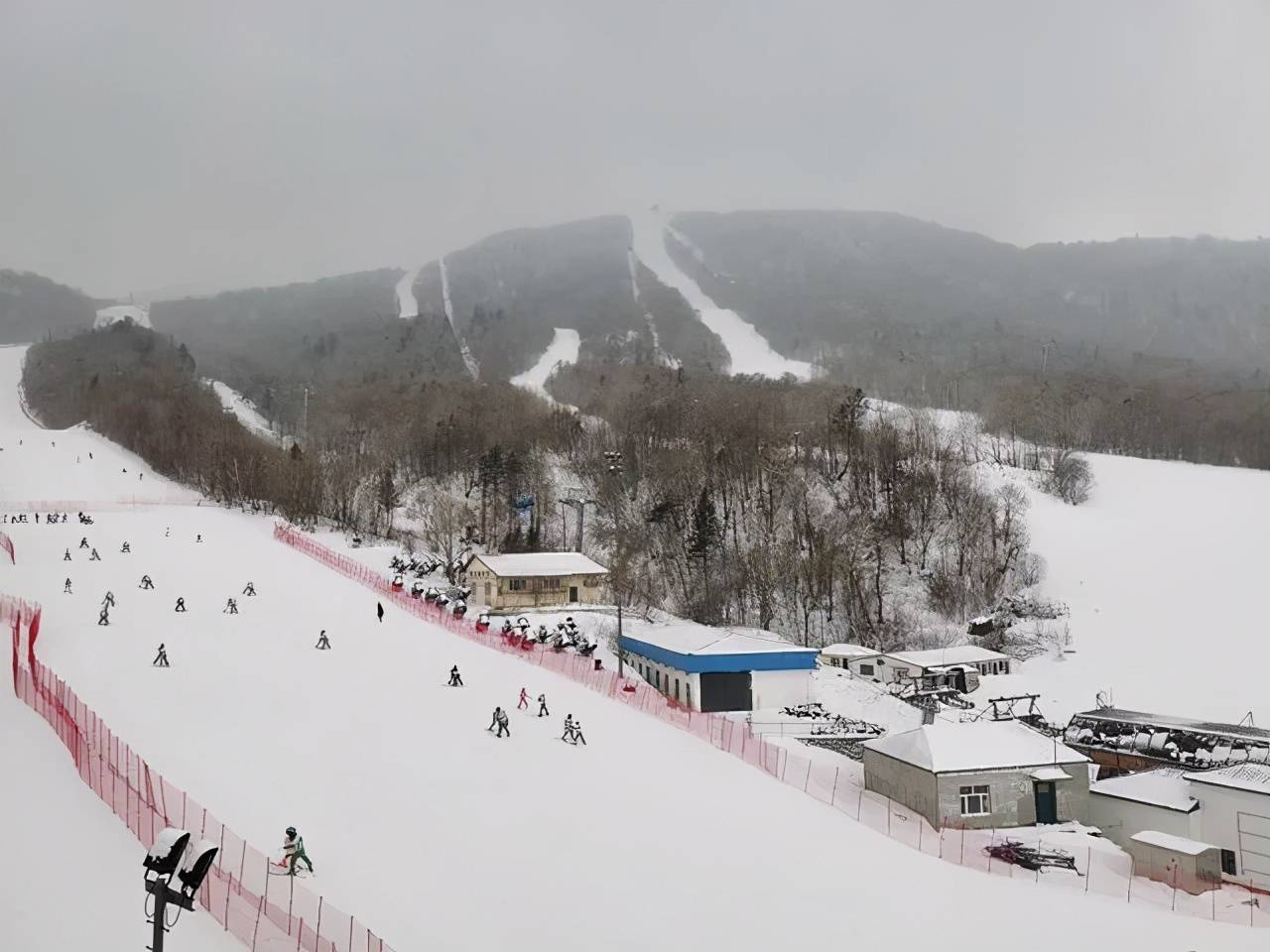 國內滑雪場哪個好玩,亞布力滑雪場怎麼樣,亞布力滑雪場攻略_哈爾濱