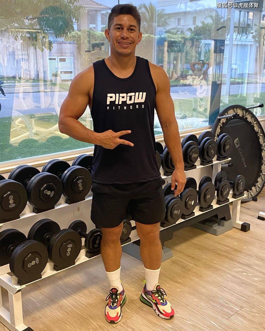 原创上港时期大肚腩抢镜退役后练成肌肉壮汉昔日中超mvp大变样