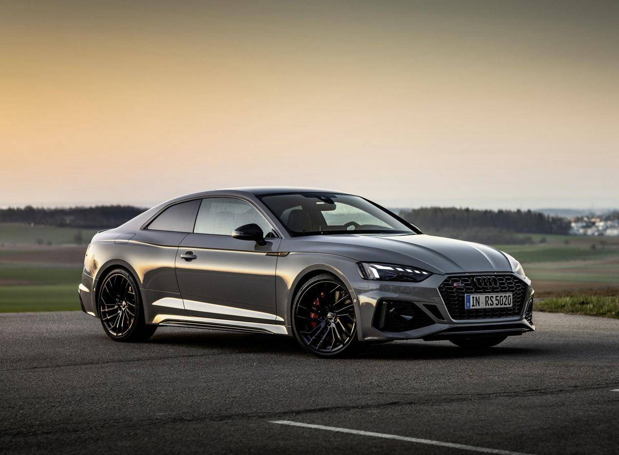 全新奥迪rs5来了,新宝马m4还会远?两大高性能跑车对比