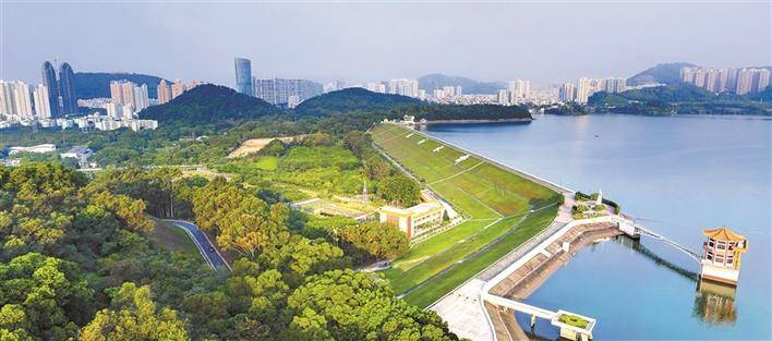 位于罗湖的深圳水库全区面积78.75平方公里,其中建成区34.