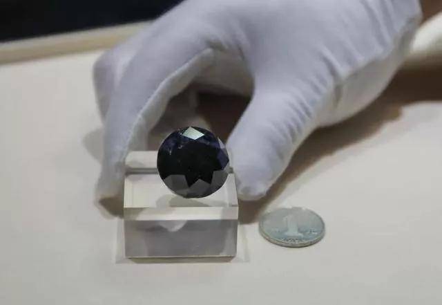 上海出现全球五大黑钻之一，硬币大小重达88克拉，价值2.5亿！