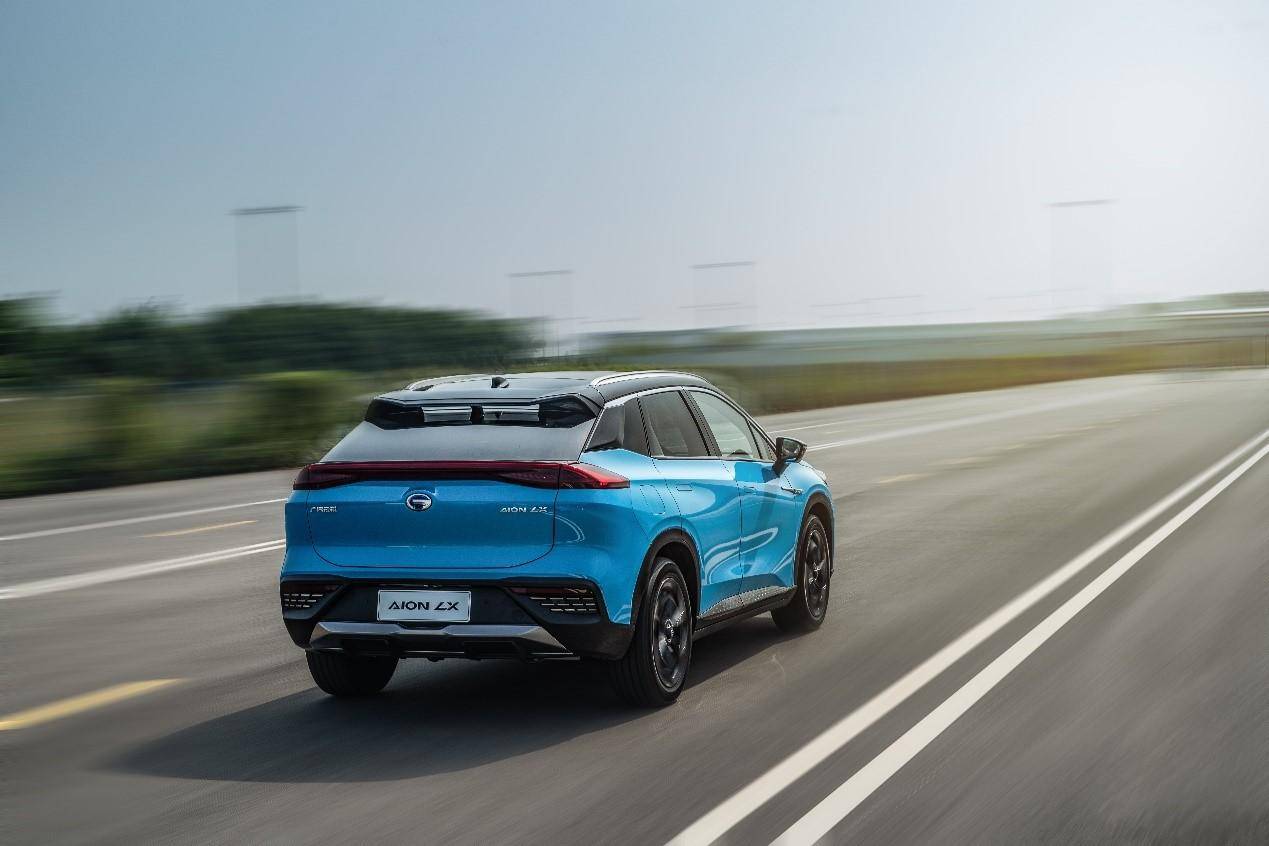 全场景一键泊车埃安lx黑科技满满升级,补贴后售22.96万起_手机搜狐网