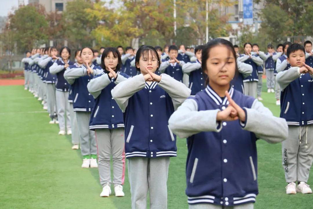 盘点三门峡实验中学校服?三门峡实验中学校服