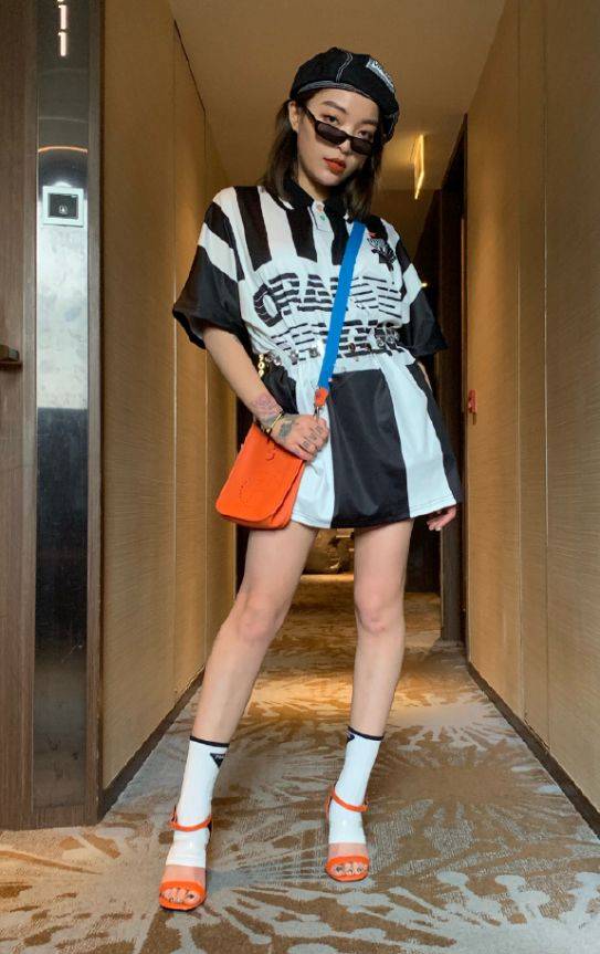 原创嘻哈小精灵vava小个子也能穿成一米七多亏了这下半身