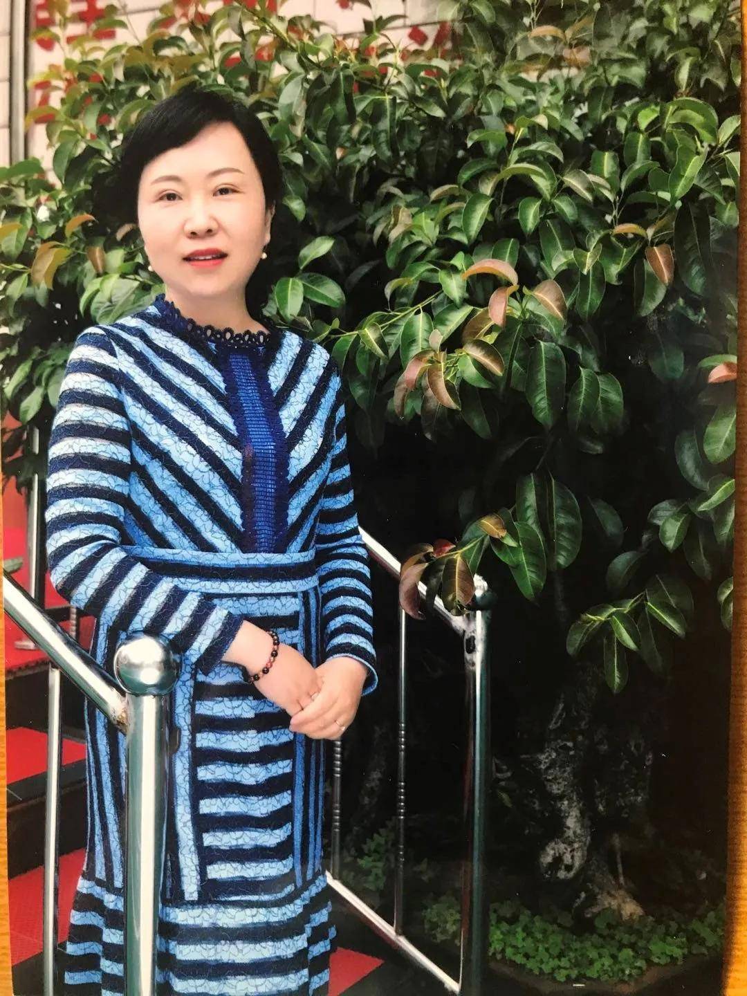 昆明市韶山小学优秀教师朱静,用心浇灌 让爱护航_手机搜狐网