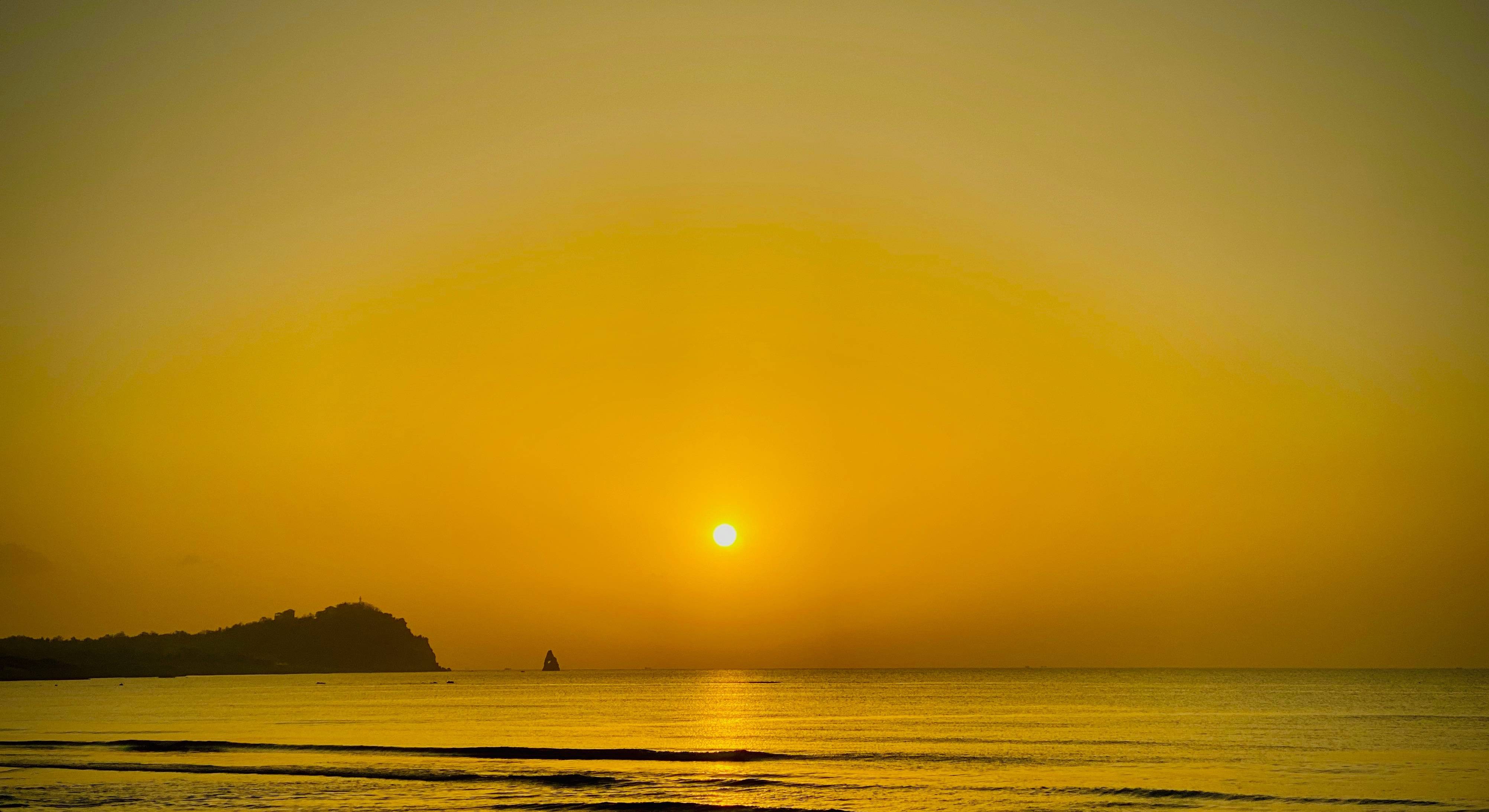 总会相遇的,就像山川河流,万河归海 ,夕阳西下