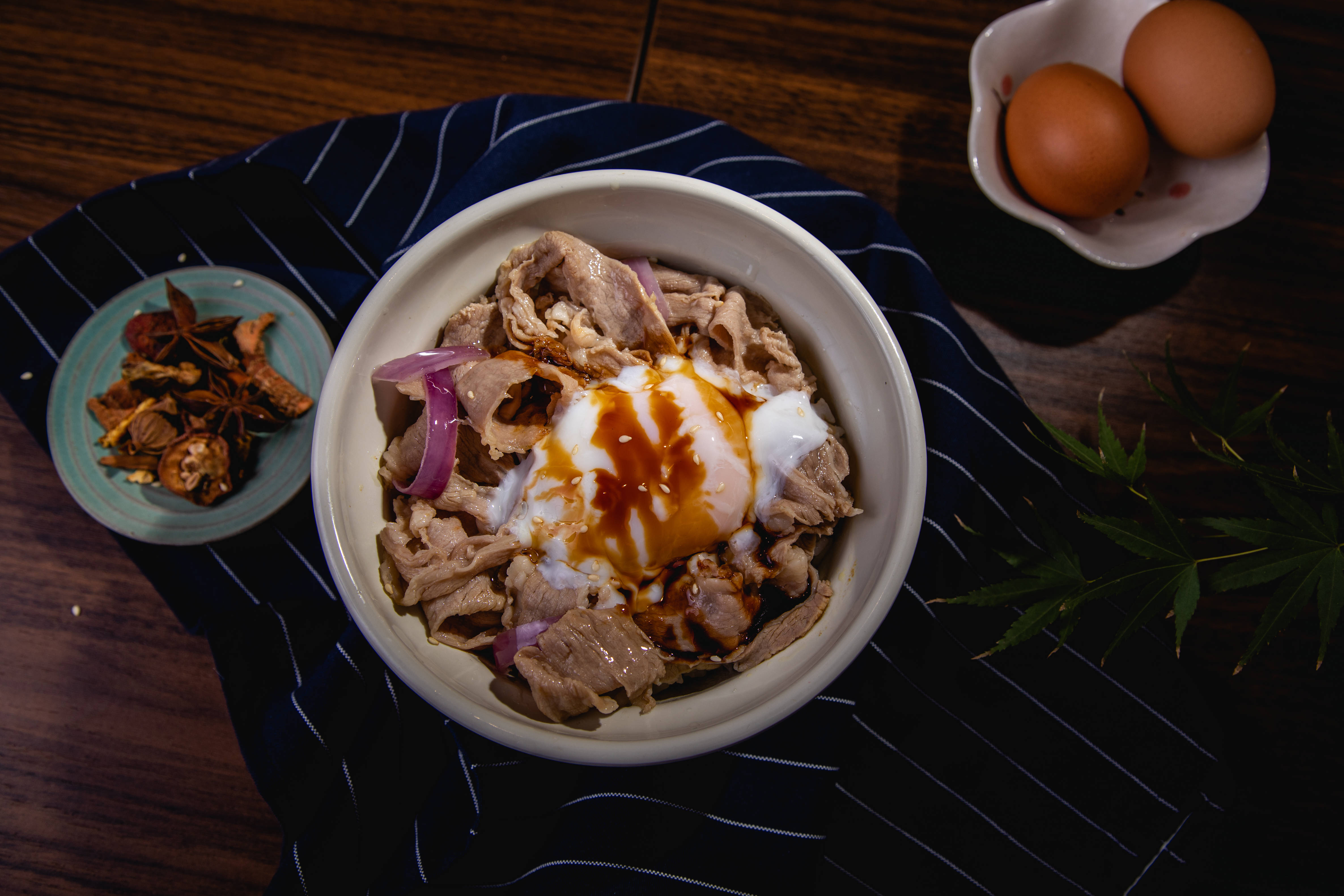 美味与颜值并存的牛丼咖喱饭,真的看饿了!