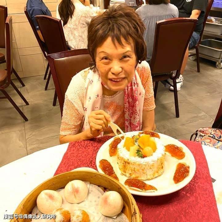 想把财产捐出去,还没签名就入icu!_余慕莲