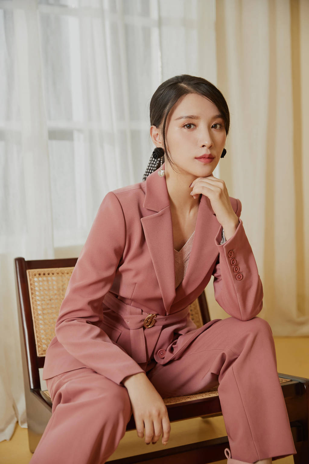 张杨果而百克力合体拍大片 夫妻上演都市ol风_手机搜狐网