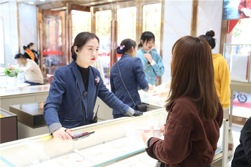 抽完汽车又送黄金:中京珠宝携上海亚一,中国黄金,周大福回馈客户