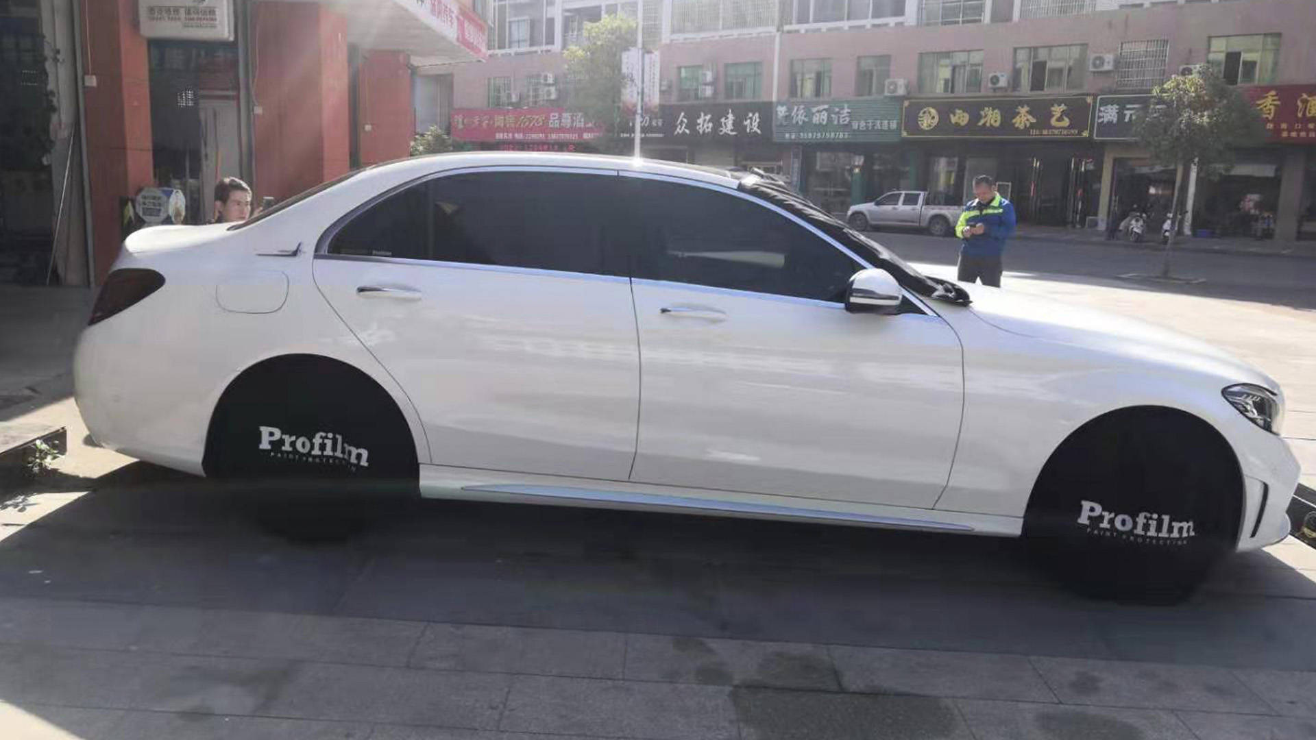 南昌隐形车衣贴膜奔驰c260l隐形车衣贴膜施工奇诺汽车贴膜出品