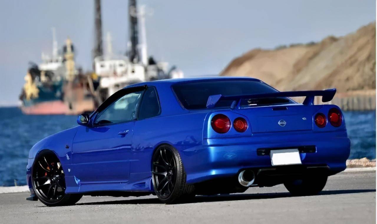 永不磨灭的战神!日产skyline gt-r