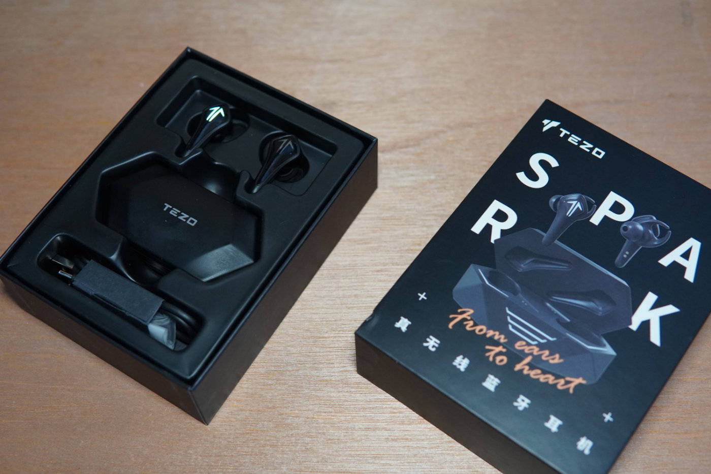 tezospark电竞蓝牙耳机低延迟与炫酷灯效兼备为电竞而生