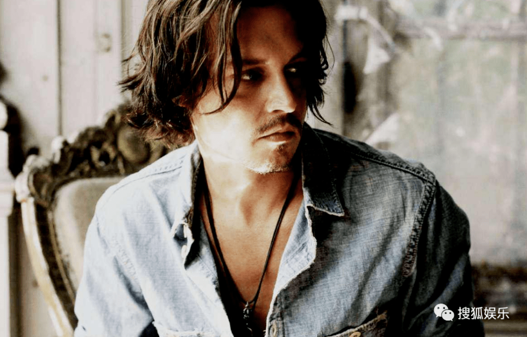 原创娱乐日报王思聪股权陆续解冻曝江一燕隐婚生子美队回应撞脸拜登