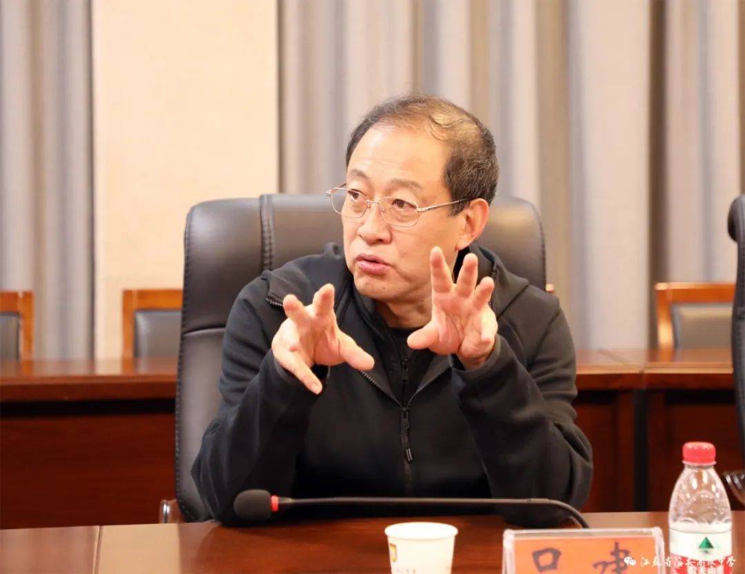 海安中学:邳州市政府教育代表团来校考察交流