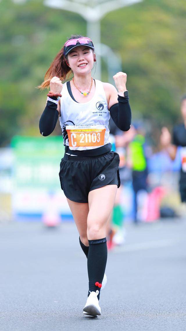 马拉松赛道上的高颜值跑步女神变美的路上她们获得了什么
