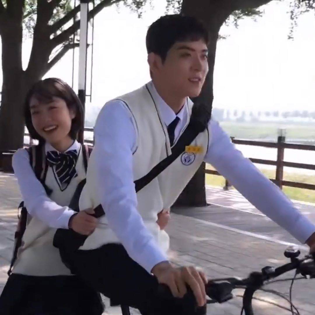 想当初,江辰和陈小希这对最萌身高差cp可是撒了不少狗粮.