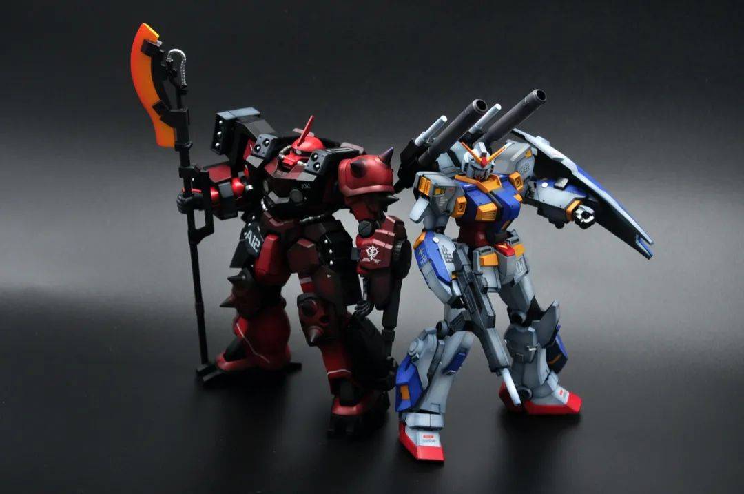 原创uc平行宇宙第一弹阿姆罗专属6号机vs夏亚f2000