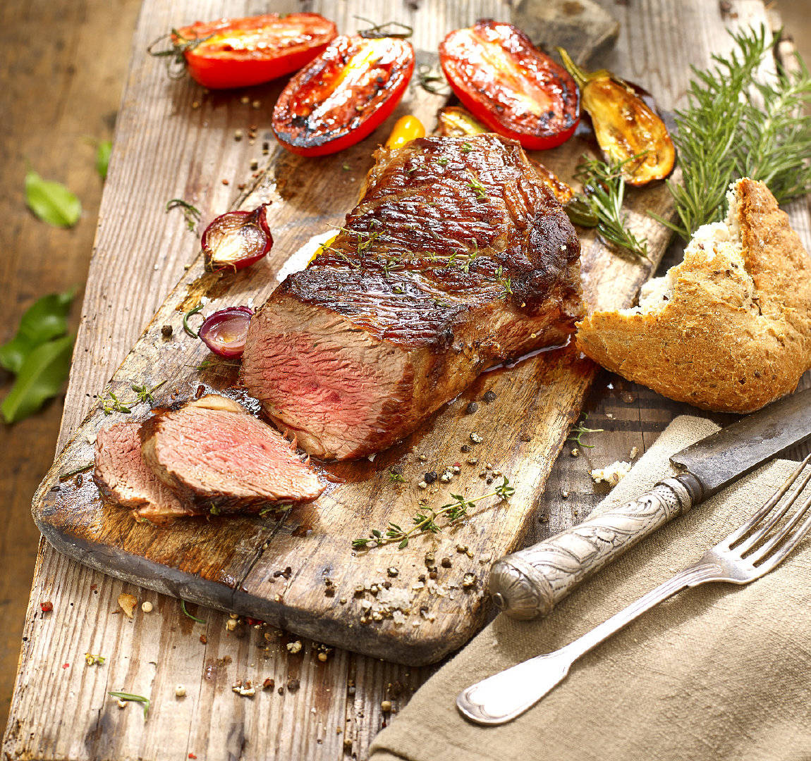 乌拉圭特色美食推荐烤肉葡萄酒和乳制品