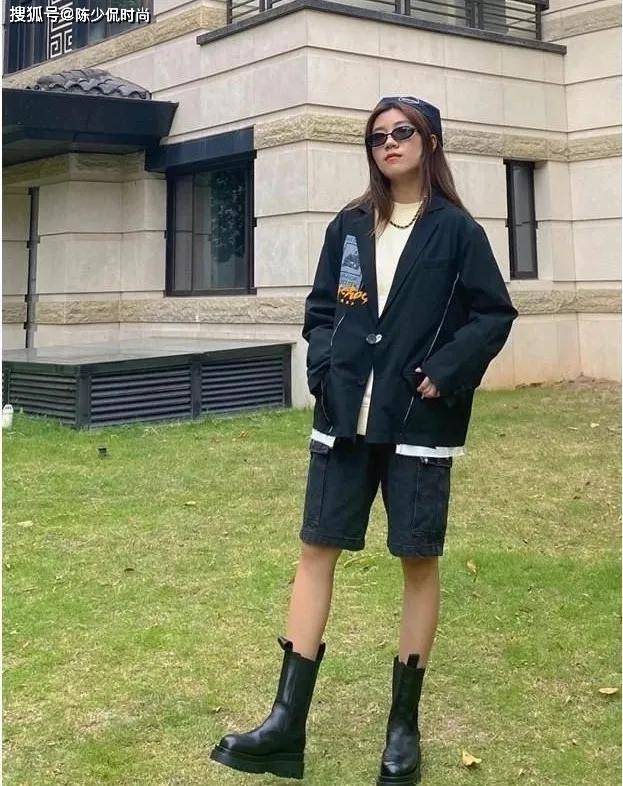 烟筒靴怎么穿?气场和颜值兼具,关键是还能修饰身材