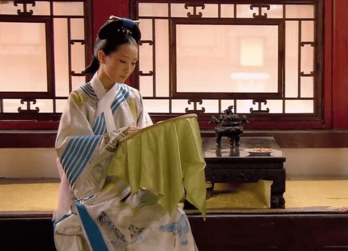 原创甄嬛传甄嬛最后去看安陵容时为何把绣好的鸳鸯毁掉谁看懂了