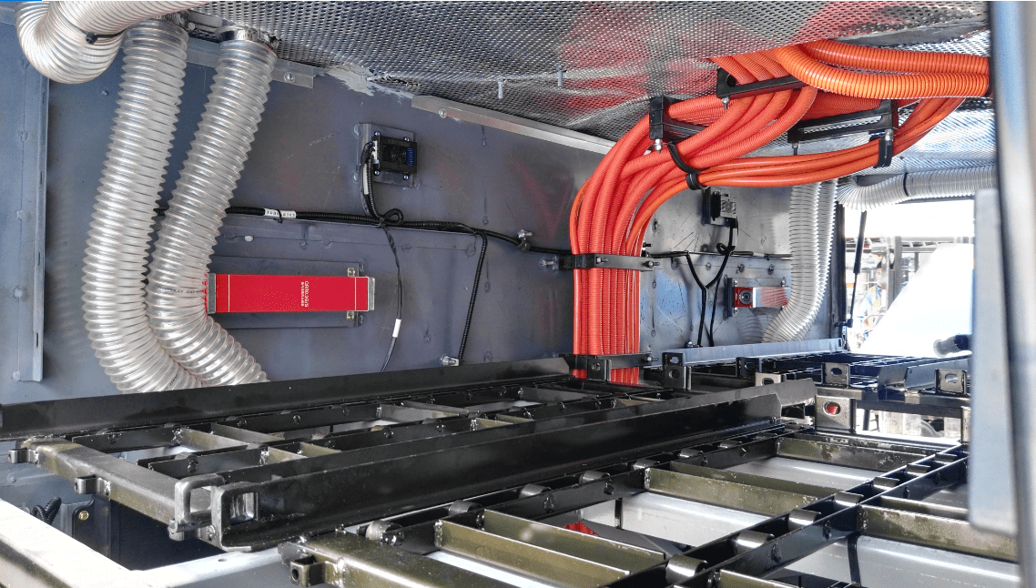 汽车发动机舱电池舱自动灭火安装气溶胶灭火装置还是超细干粉灭火装置