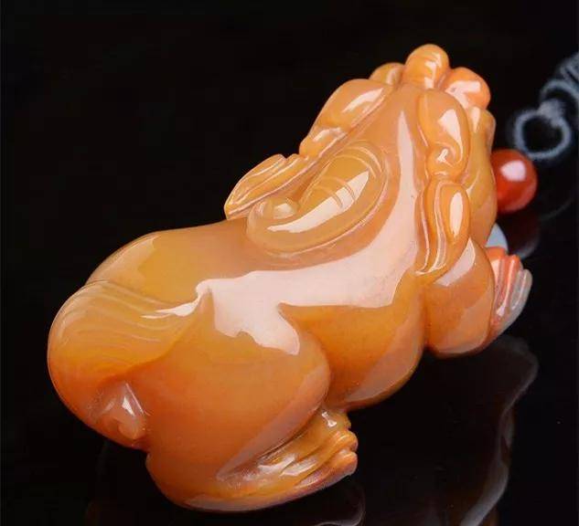 手掌薄、指缝宽.....都是穷人命的象征！你有一双“漏财手”吗？