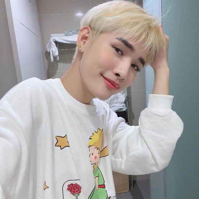 被吐槽撞脸"国际美女":回不去了_钟明轩