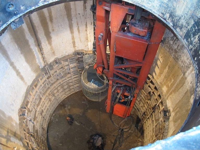 竖井施工吊盘提升安全措施