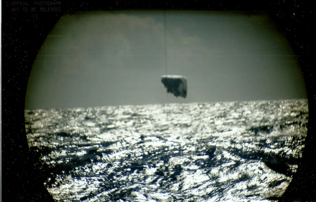 1971年特兰邦号在北极拍摄下的多架不明飞行物