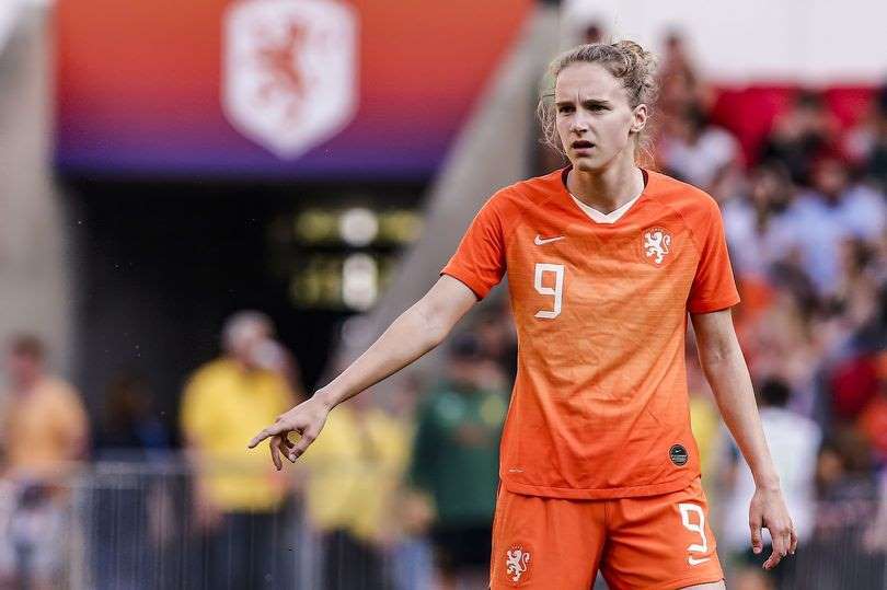 薇薇安·米耶德玛在打破纪录的wsl英雄表演中看到了阿森纳传奇般的