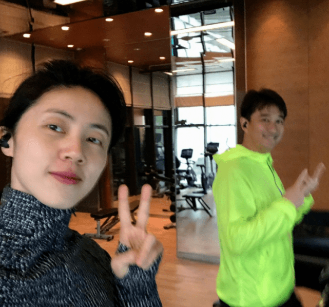 孙莉被黄磊的爱心餐养胖了 秀舞姿被腰间赘肉抢镜