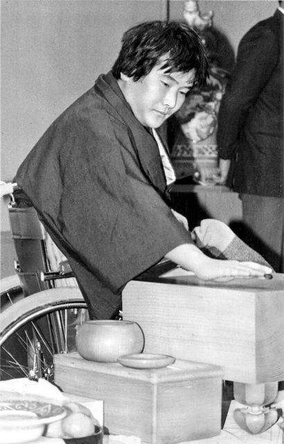 重伤后坚持比赛,轮椅上的斗魂赵治勋_名人