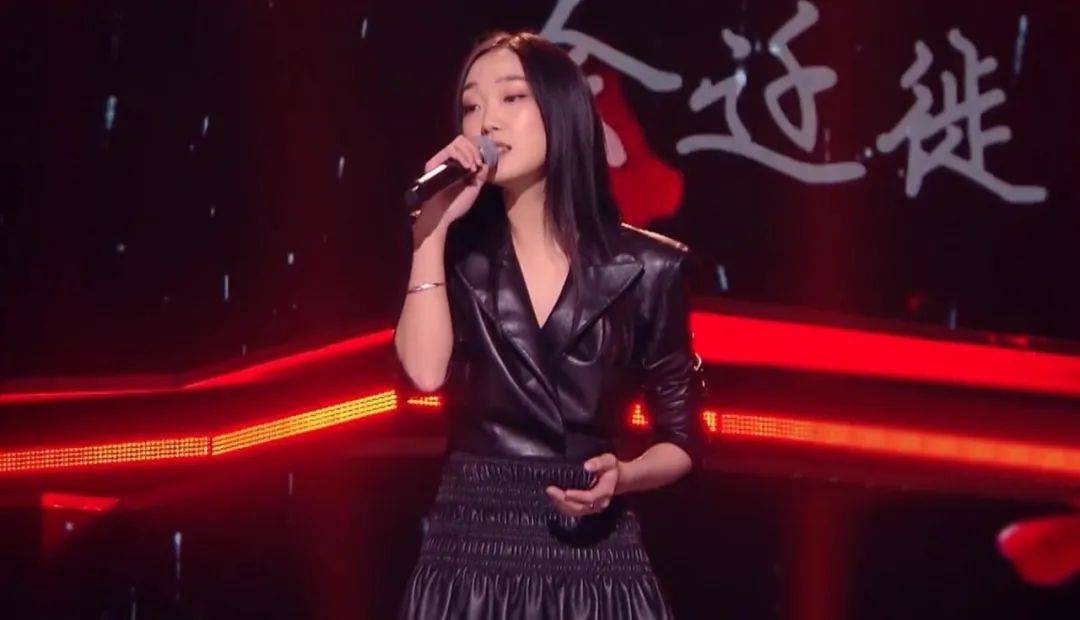 原创中国好声音潘虹力压单依纯拿到第一这季冠军悬念又回来了