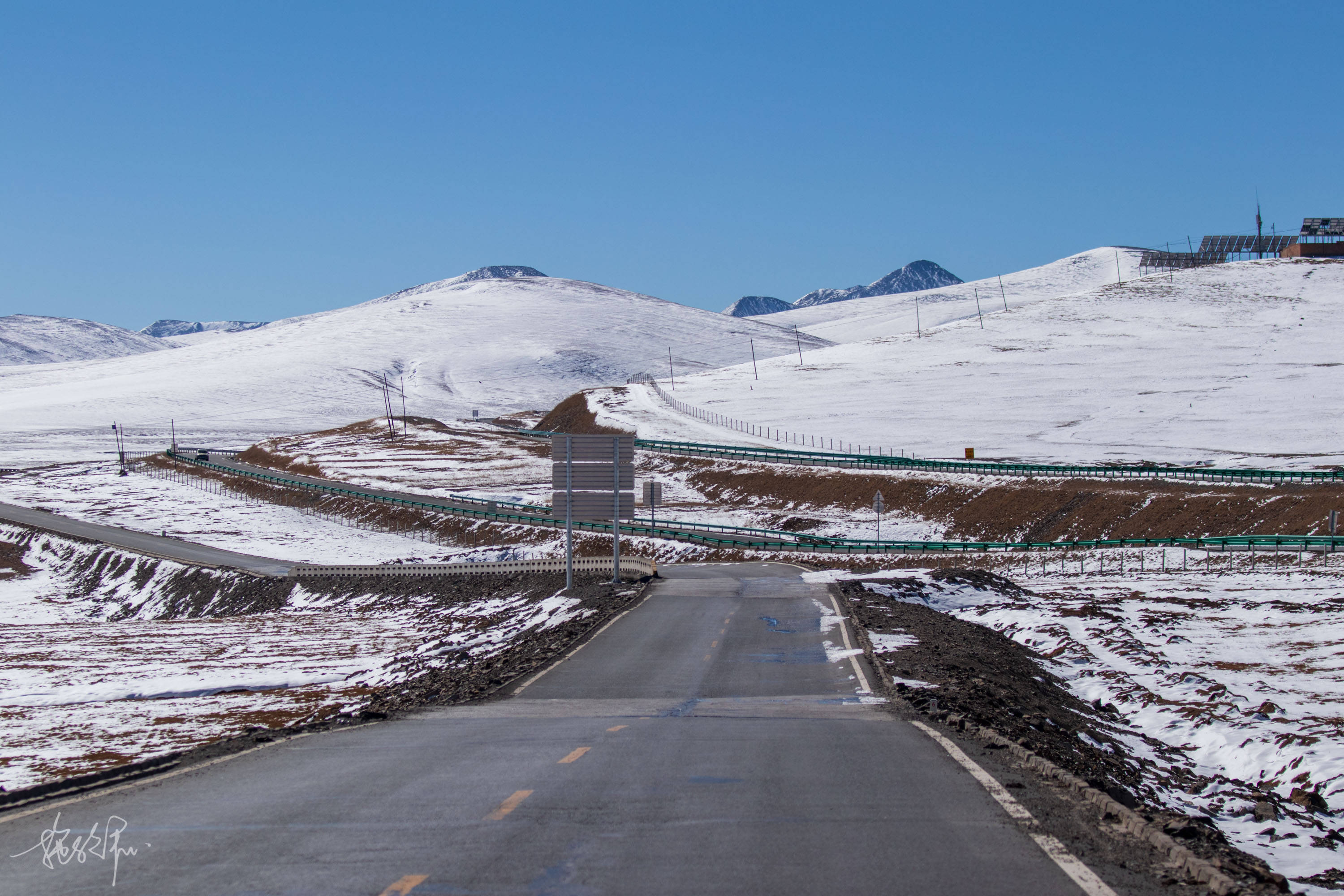 黄河源头,飞驰在214国道上,被两边的"星星海"勾走了魂