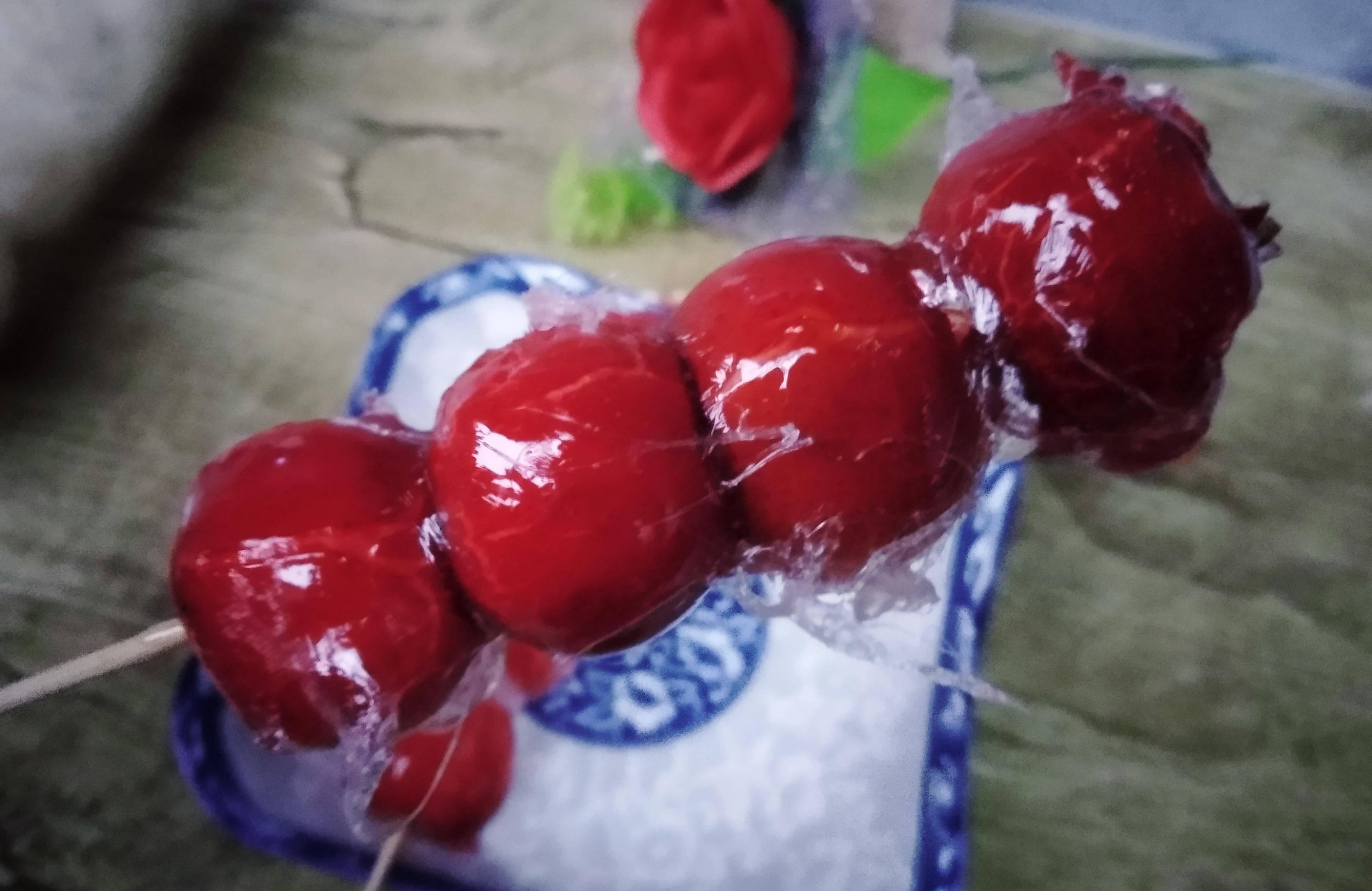 用山楂自制冰糖葫芦,好吃又开胃,满满的儿时回忆_手机搜狐网