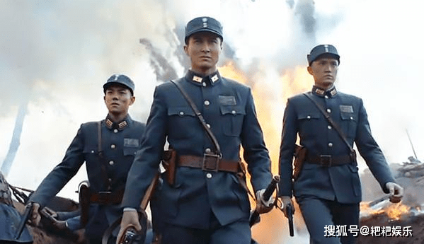 《亮剑3》太雷人!女兵穿紧身裙,男兵抹发胶,人民日报点名批评