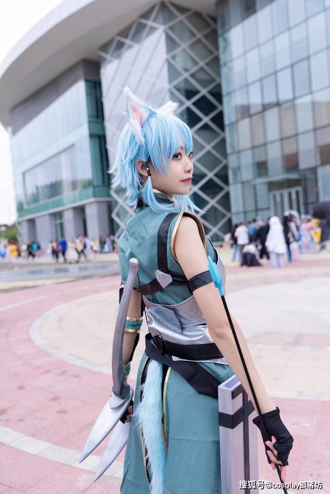 cos朝田诗乃场照上的兽耳经历