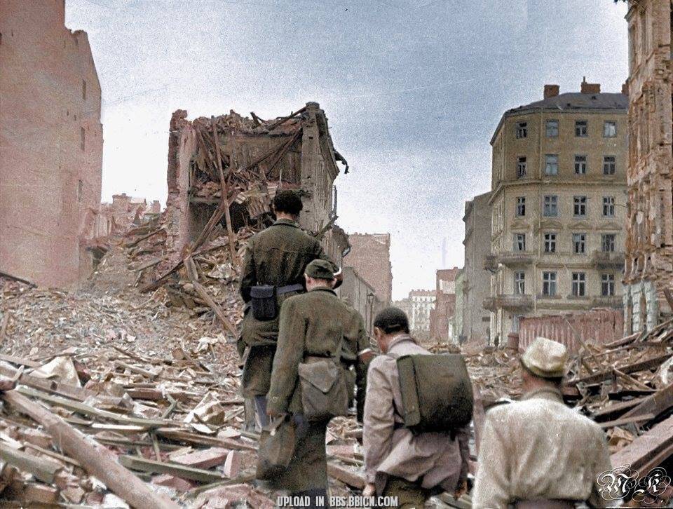 历史老照片1944年的华沙起义