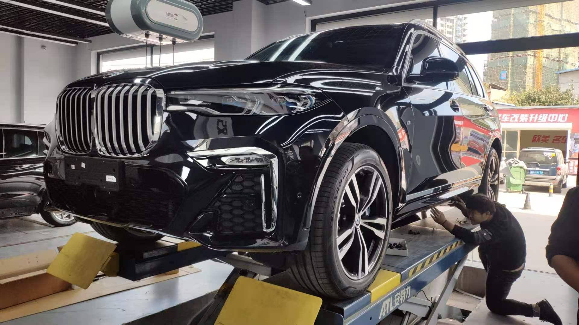 青岛新款宝马x7车主升级专用x7电动踏板家里人上下车太方便了