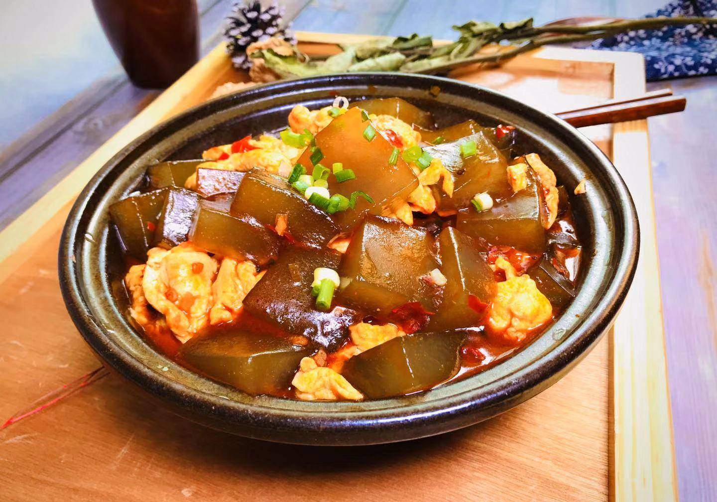 时光煮成味道,美味流淌心间,特色美味篇:「凉粉炒鸡蛋」.