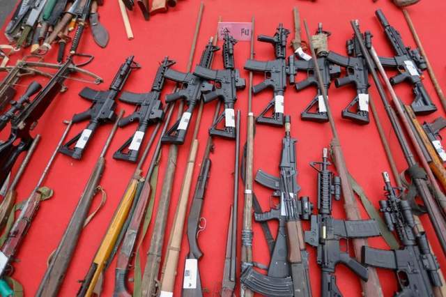 吕梁市公安局党委委员,副局长杨晋斌出席销毁仪式并讲话.