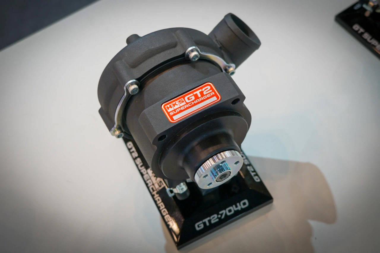 兰德酷路泽陆巡40改装hks离心式机械增压套件享受40t巅峰动力