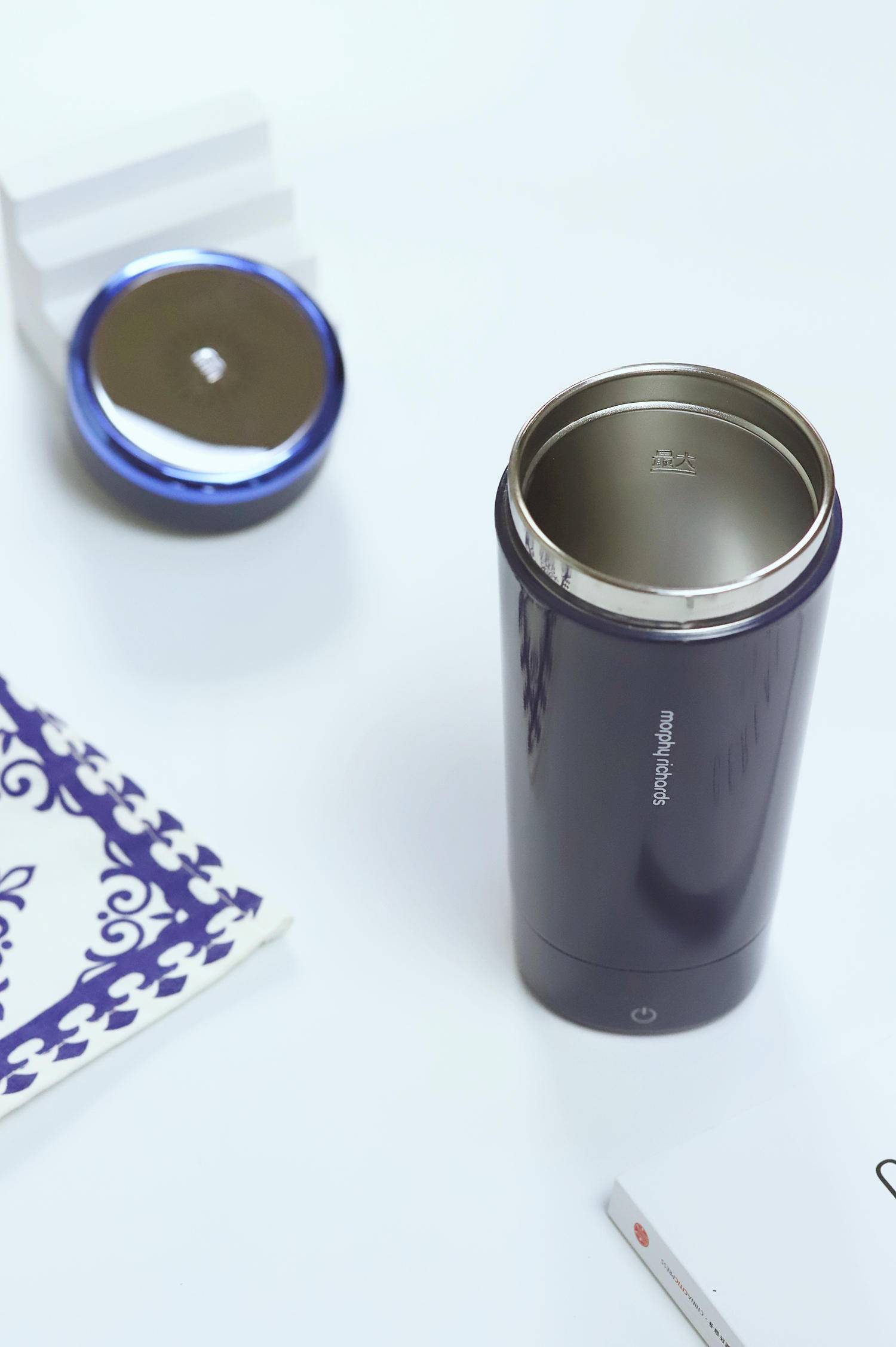 轻养生从多喝热水开始摩飞加热保温一体便携电热水杯暖心体验