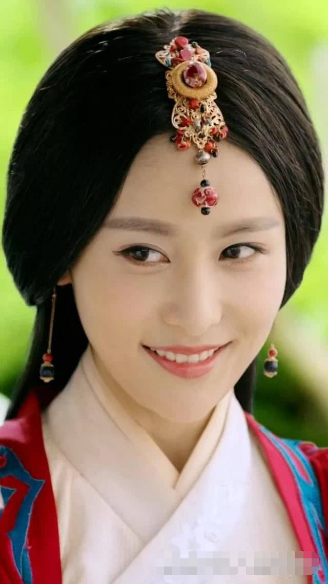 眉心坠造型最美的10位女星,鞠婧祎贾静雯杨幂,你投给哪位?