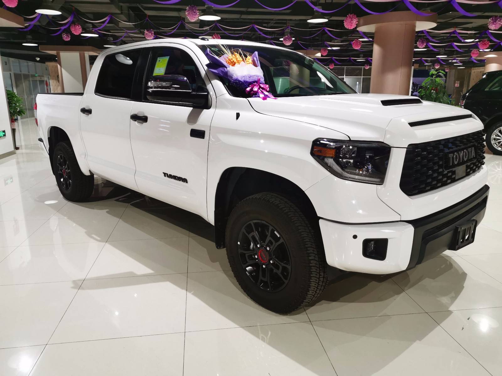 丰田坦途5700l配置及报价皮卡suv性能操控