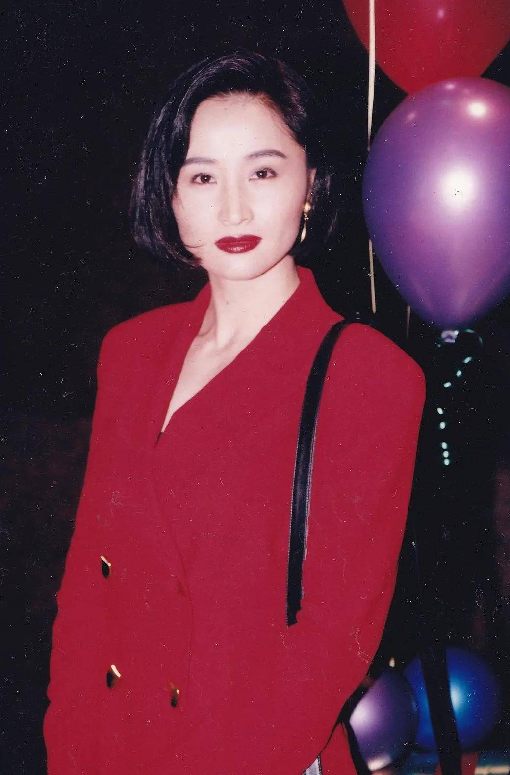 56岁"邀月宫主"参加聚会,锥子脸让人认不出,曾是马景涛的最爱_于莉