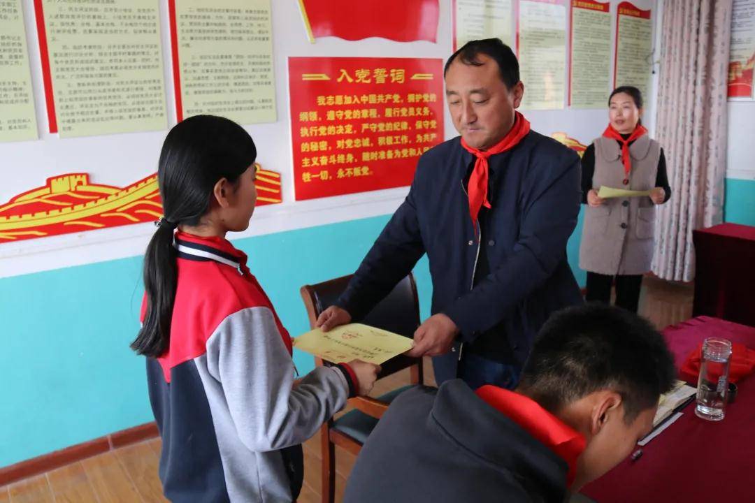 定远县吴圩小学举行第一届少代会暨少工委成立大会